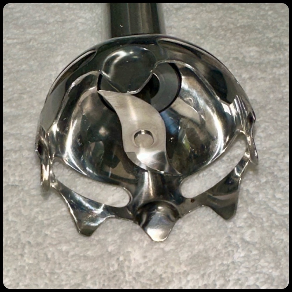 🌀🌀🌀Cuisinart White and Silver Hand Blender - Picture 6 of 15